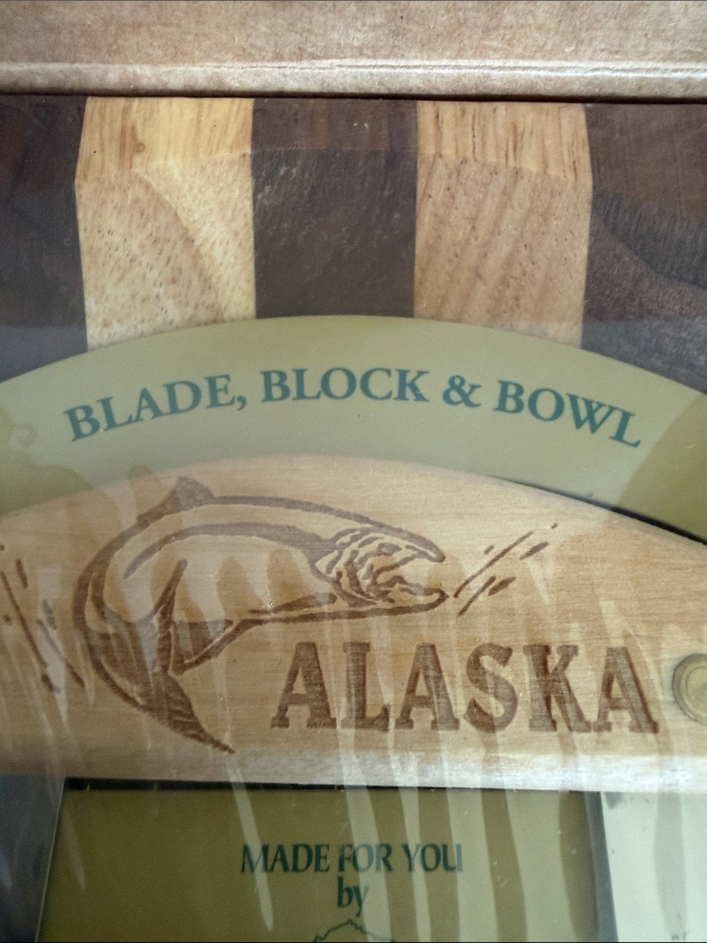 ULU Factory Alaska Ulu Knife & Wood Board Set and knife stand. NWT - Picture 4 of 7